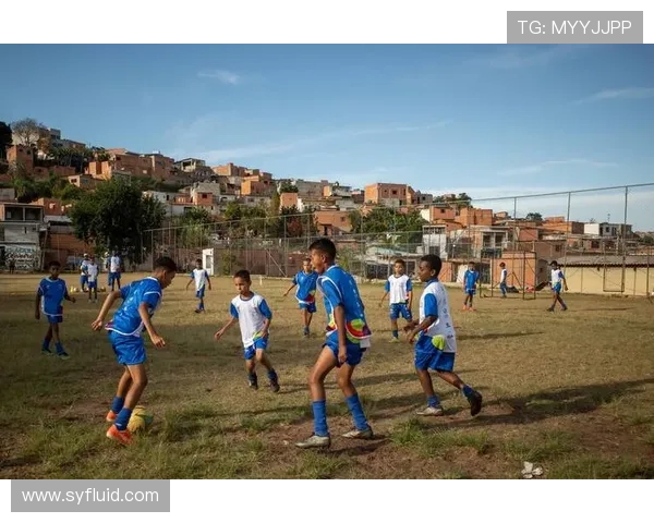 足球明星精彩瞬间剪辑图片展示让你领略绿茵场上的风采与魅力 足球明星精彩瞬间剪辑图片展示让你领略绿茵场上的风采与魅力